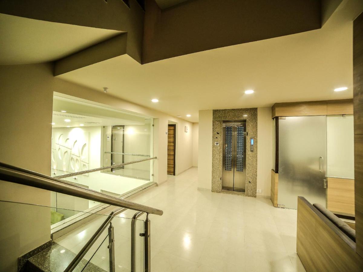 The Basil Park Hotell Bhavnagar Exteriör bild