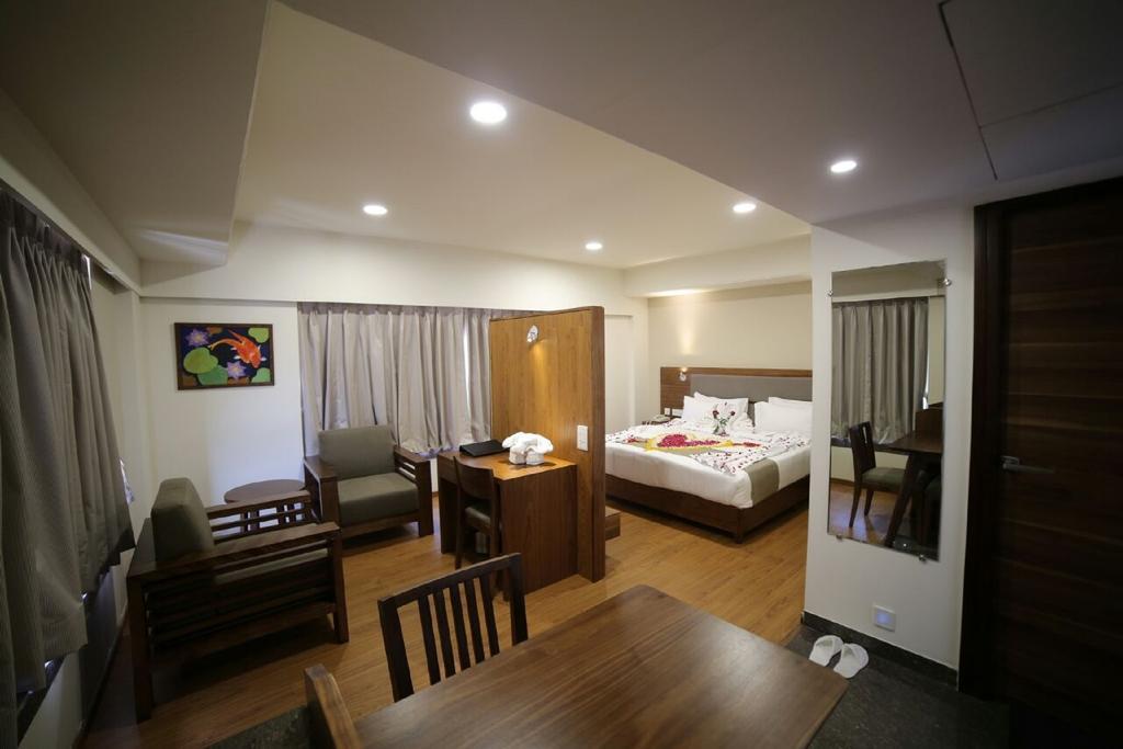 The Basil Park Hotell Bhavnagar Rum bild