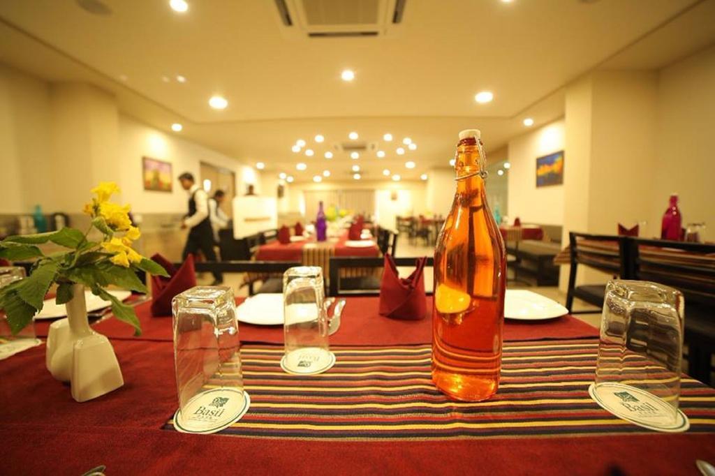 The Basil Park Hotell Bhavnagar Exteriör bild
