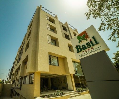 The Basil Park Hotell Bhavnagar Exteriör bild